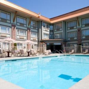 Holiday Inn Victoria Elk Lake