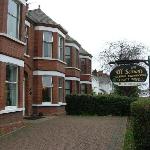 Hotels near King's Hall Belfast - All Seasons Guest House