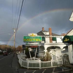 Claddagh Motel & Suites