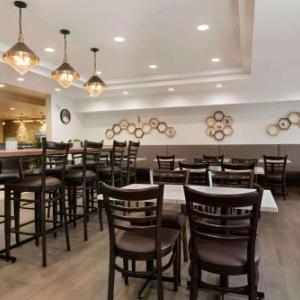 Days Inn & Suites by Wyndham Sherwood Park Edmonton