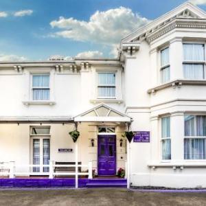 Hotels near West Cliff Theatre Clacton-on-Sea - Brunton House Guest House