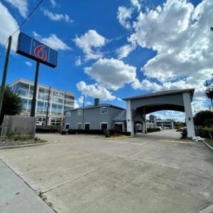 Houston Farm and Ranch Hotels - Motel 6 Houston TX - I-10 West