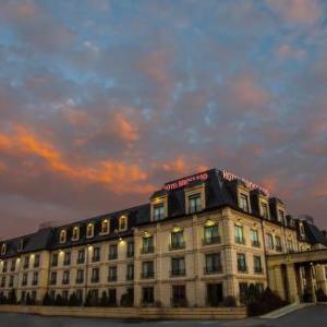 Hotels near Salle Richard-Sauvageau - Hotel Brossard