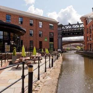 Factory International Manchester Hotels - YHA Manchester Hostel