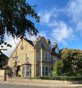 A & B Guest House, Cambridge