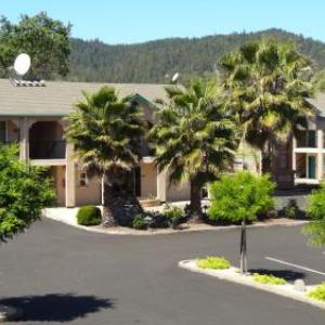 Cloverdale Wine Country Inn & Suites