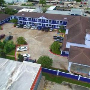 Hotels near BFE Rock Club - Scottish Inn and Suites Houston-Jones Road