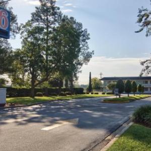 Bluewater Saloon Valdosta Hotels - Motel 6-Valdosta GA - University