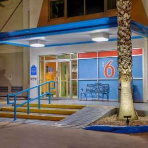 International Center for Trade Eagle Pass Hotels - Motel 6 Eagle Pass Lakeside