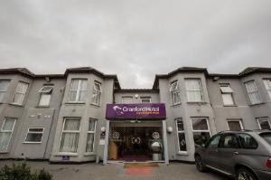 Cranford Hotel, Redbridge