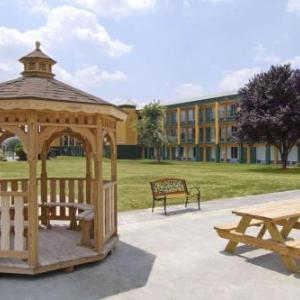 Hotels near Berglund Center - Days Inn by Wyndham Roanoke Civic Center