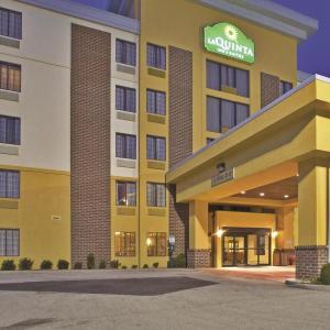 La Quinta Inn & Suites by Wyndham Elkview