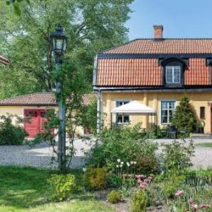 Volvo CE Arena Eskilstuna Hotels - Östa Gård Boutique Bed and Breakfast