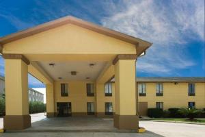 Super 8 by Wyndham Sulphur Lake Charles, Sulphur