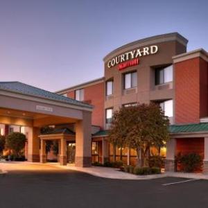 Courtyard by Marriott Kansas City Shawnee