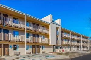 Days Inn by Wyndham Charleston WV, Charleston