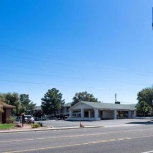 Hotels near Harrah's Laughlin - Motel 6 Kingman West