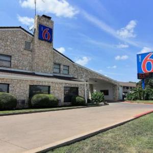 Motel 6 Austin TX - Central Downtown UT