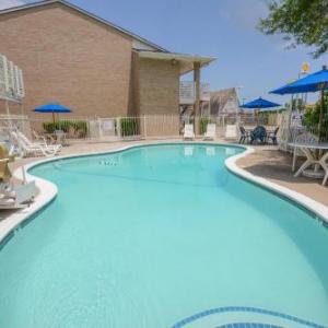 Houston Raceway Park Hotels - Motel 6-Baytown TX - Baytown East