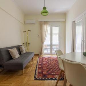 Bright and Spacious 2-bedroom Apartment in Athens