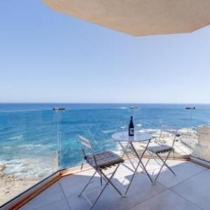 Superb Seafront Family Apartment by Buena Vista