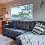 Pacific Peeks 2 - Oceanview Pet Friendly Retreat with EV Charging fee Oregon