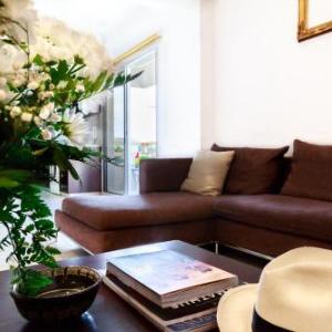 Silver Apartment 3