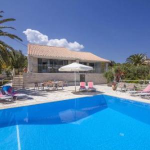 Villa Petra by Villa Plus