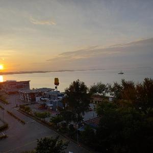 Sunset & Sea View @  d'Wharf Hotel & Residents