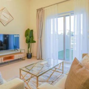 Primestay - Tranquil 2BR plus Maids with Private Garden in Dubai Land