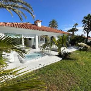 Sun Club P65 Premium Bungalow