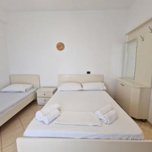 Ergys Apartments