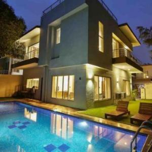 ENROUTE VILLAS 4 Bedroom villa with private pool