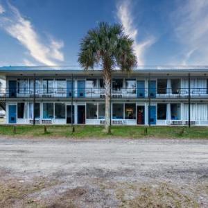 Bells Marina & Fishing Resort - Santee Lake Marion by I95 - Family Adventure Pets on Request!