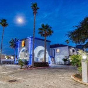 Super 8 by Wyndham Houston/NASA/Webster Area