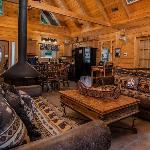 Moose Lodge w/HotTub Ridgedale