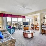 Red Oak w/boat slip -- 912 Branson Missouri