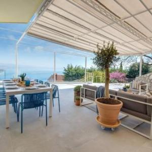 Premium villa heatable infinity pool jacuzzi and seaview beach and city just 10min by foot