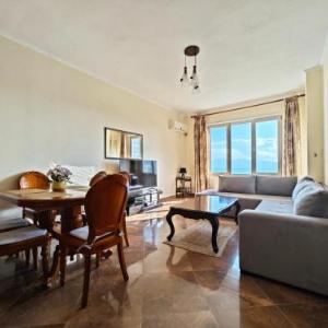 Sea view Apartment by promenade