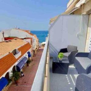 Ático con vistas al mar en el centro de La Caleta