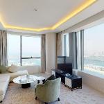 Stunning Views in this One Bed Apt in Palm Dubai