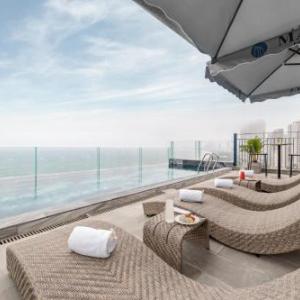 Mangata Beachfront Hotel - Rooftop Bar Sea View