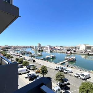 Pretty and bright studio with view on the harbor