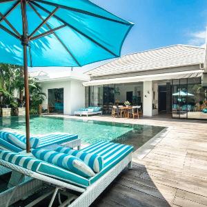 Modern 3BR Villa 200m to Canggu Beach Bliss