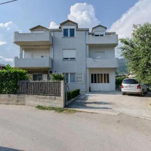 Apartments with parking space Kastel Novi Kastela - 20997