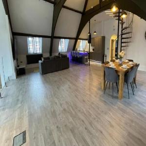 Central Luxurious Stylish Church Conversion