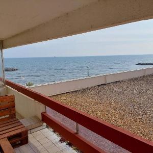 Appartement 3 Pièces avec Terrasse et Vue Mer - FR-1-716-2