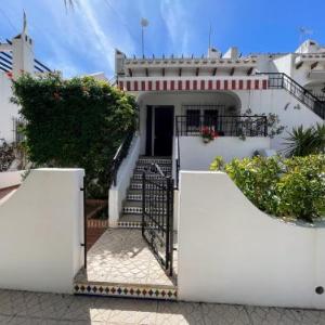 Botanical 2 Bedroom Bungalow with Com Pool VM33