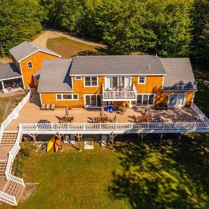 DECK HOUSE LIMIT 25 home