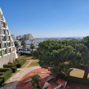 Appartement 2 pièces avec balcon et parking à 250m de la plage - FR-1-716-3